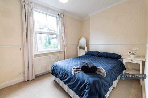 2 bedroom flat to rent, Dancer Road, London, SW6