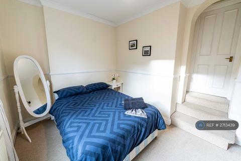 2 bedroom flat to rent, Dancer Road, London, SW6