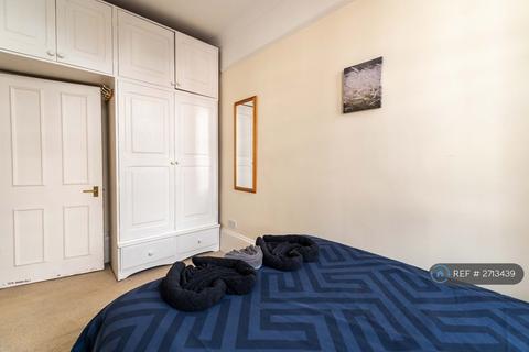 2 bedroom flat to rent, Dancer Road, London, SW6