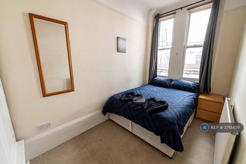 2 bedroom flat to rent, Dancer Road, London, SW6