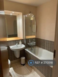 Main Bathroom Bath Wth  Shower Over