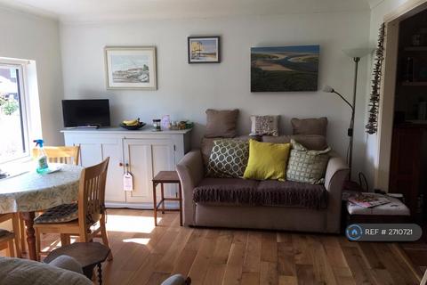 3 bedroom bungalow to rent, Crofts Close, Burnham Market, PE31