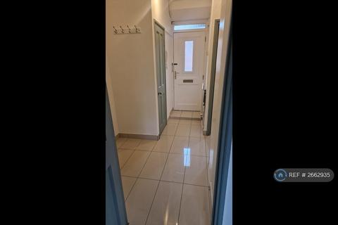 2 bedroom flat to rent, Rivermead House, London, E9