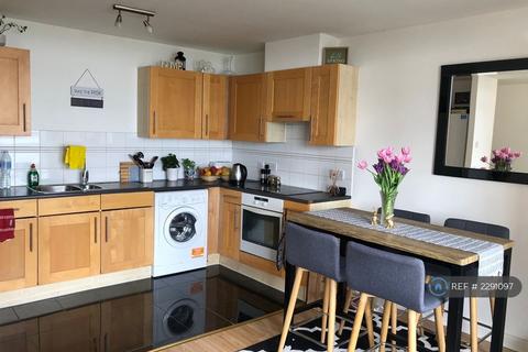 2 bedroom flat to rent, Fishguard Way, London, E16