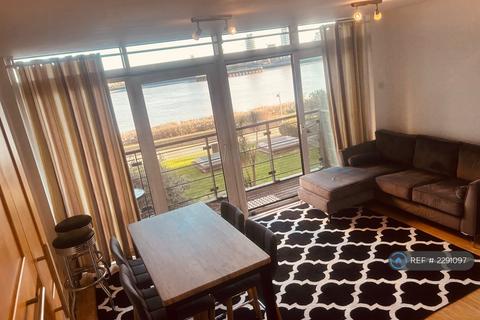 2 bedroom flat to rent, Fishguard Way, London, E16