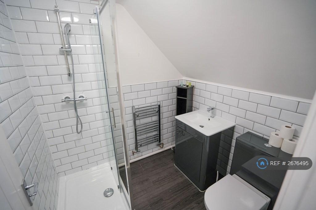 En-Suite Bathroom