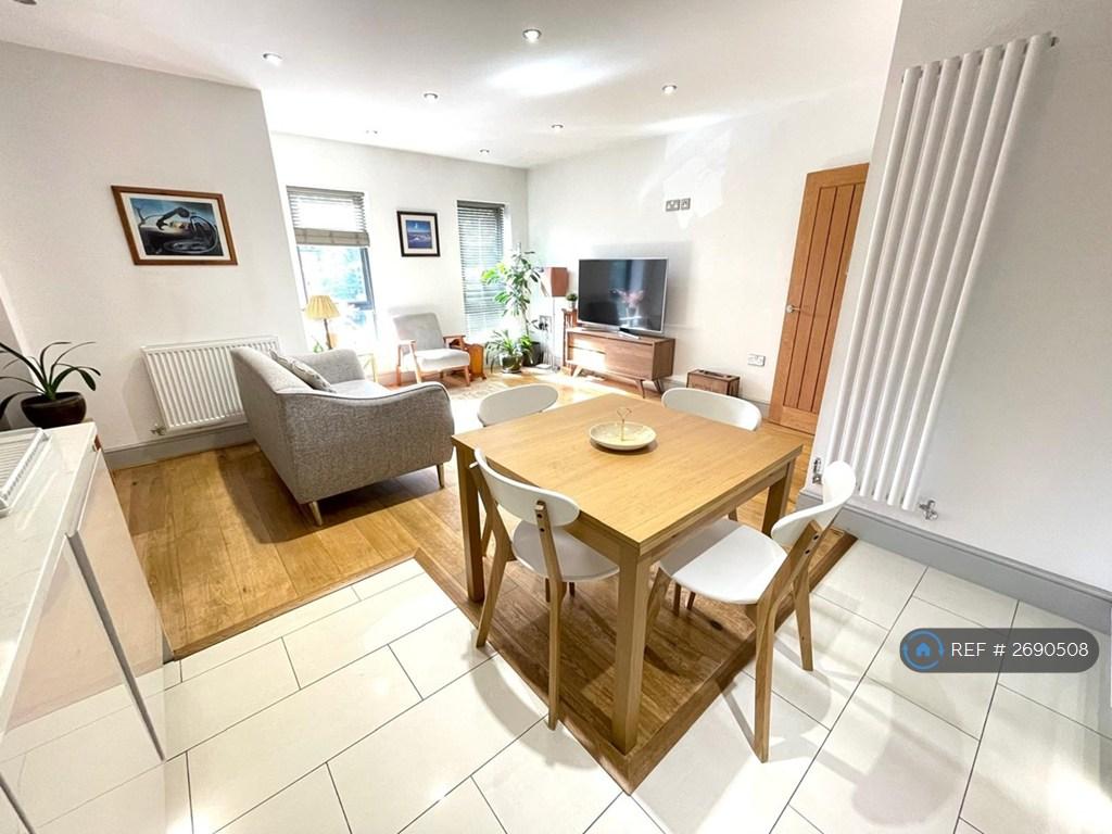 Open Plan Lounge Kitchen