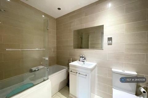 2 bedroom flat to rent, Lime Court, Birmingham, B16