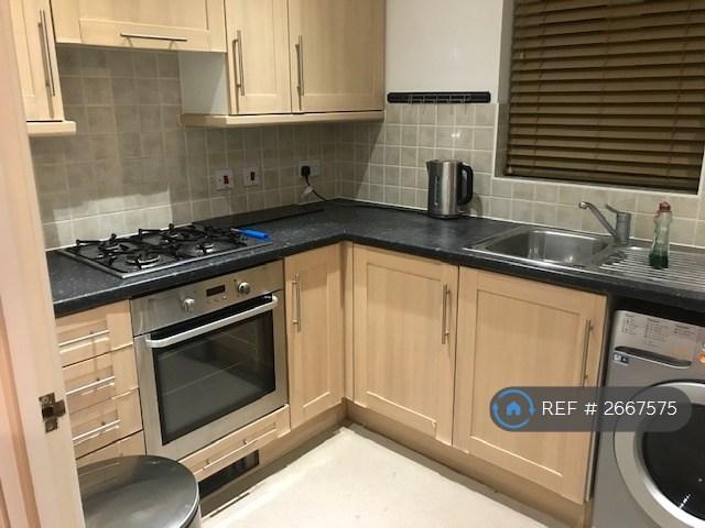 Kitchen Photo 1