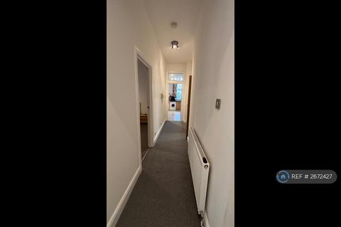 2 bedroom flat to rent, Bolton Crescent, London, SE5