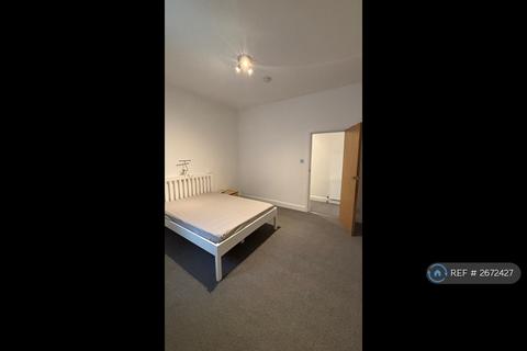 2 bedroom flat to rent, Bolton Crescent, London, SE5