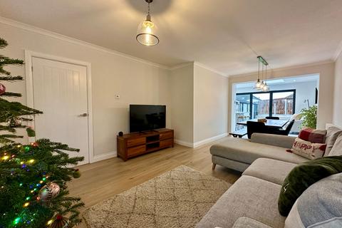 3 bedroom semi-detached house for sale, Stockwell Close, Billericay CM11