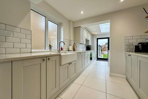 3 bedroom semi-detached house for sale, Stockwell Close, Billericay CM11