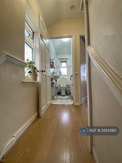2 bedroom end of terrace house to rent, Peartree Gardens, Dagenham, RM8