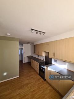 3 bedroom end of terrace house to rent, Rycroft Avenue, Leeds, LS13