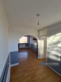 3 bedroom end of terrace house to rent, Rycroft Avenue, Leeds, LS13