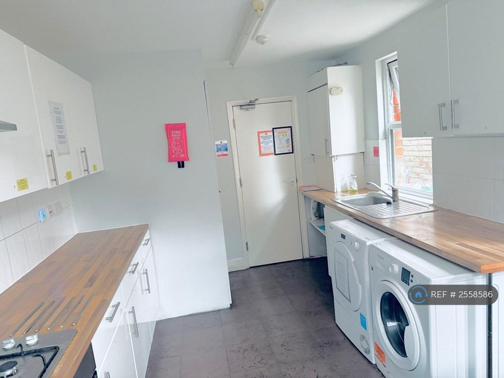 Common Kitchen With 3 Others