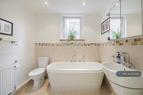 undefined, Seymour Road, London, E10