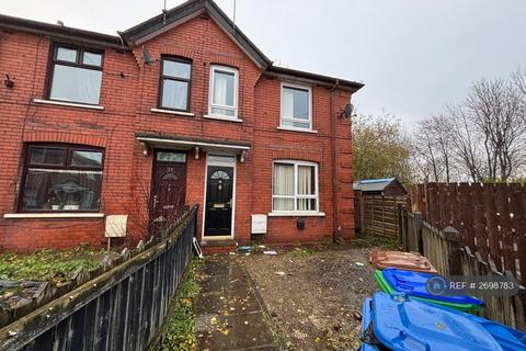 2 bedroom semi-detached house to rent, Firgrove Gardens, Rochdale, OL16