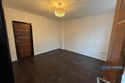 2 bedroom semi-detached house to rent, Firgrove Gardens, Rochdale, OL16