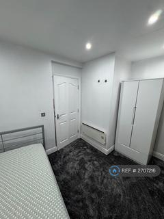 3 bedroom flat to rent, Birch Lane, Manchester, M13