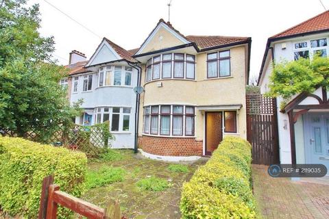 3 bedroom end of terrace house to rent, Crawford Close, Isleworth, TW7