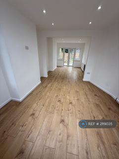 3 bedroom end of terrace house to rent, Crawford Close, Isleworth, TW7