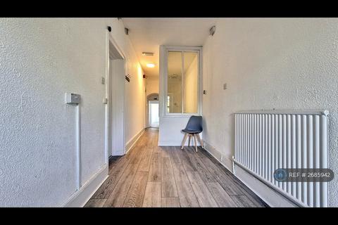 10 bedroom detached house to rent, Gro, Bangor, LL57