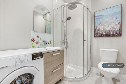 2 bedroom flat to rent, Brighton Terrace, London, SW9