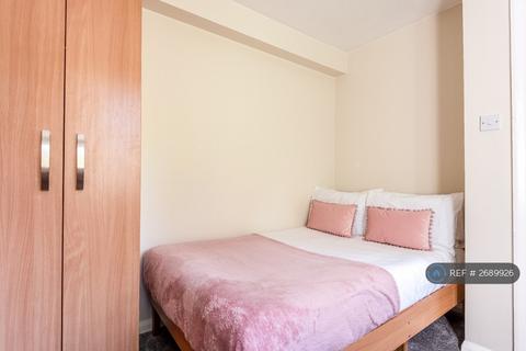 5 bedroom semi-detached house to rent, Hillside, Brighton, BN2