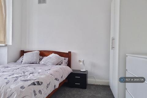 undefined, Southall, Southall, UB1