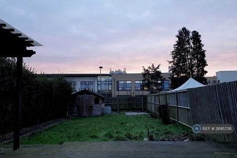 undefined, Southall, Southall, UB1