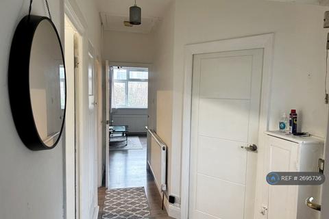 undefined, Southall, Southall, UB1