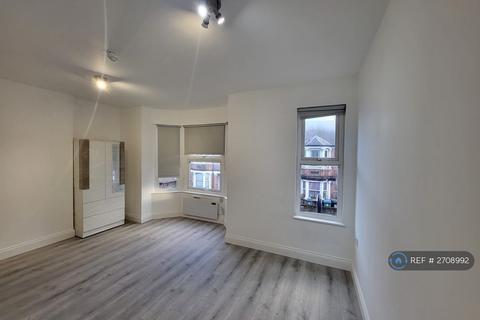 Studio to rent, Marlborough Road, Watford, WD18
