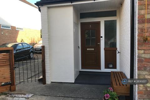 2 bedroom maisonette to rent, Orchard Court, London, N2