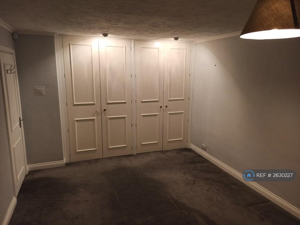 Large Bedroom 1