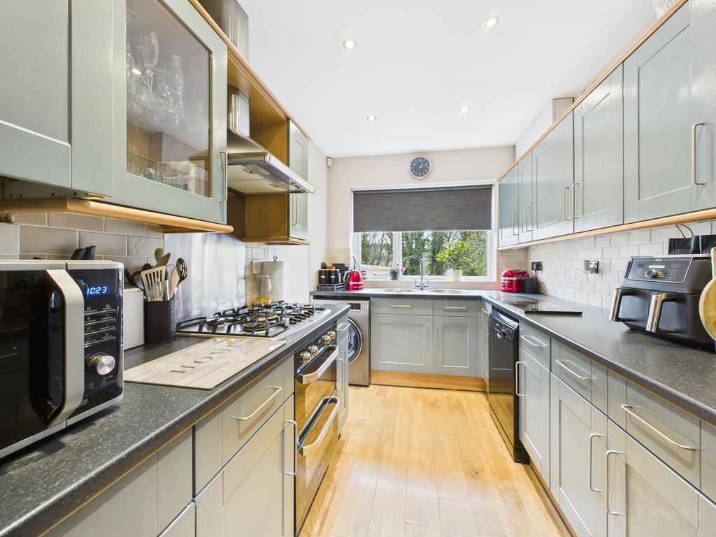 Cam02119 g0 pr0497 still011