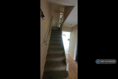 2 bedroom terraced house to rent, Ferngill Close, Nottingham, NG2