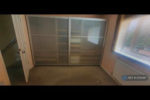 2 bedroom terraced house to rent, Ferngill Close, Nottingham, NG2