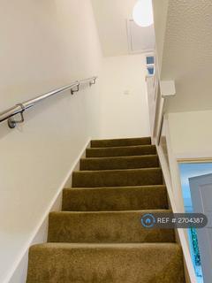 2 bedroom terraced house to rent, Ferngill Close, Nottingham, NG2