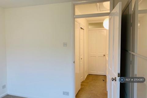 2 bedroom terraced house to rent, Ferngill Close, Nottingham, NG2