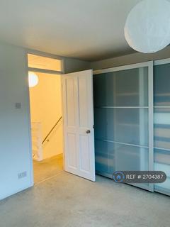 2 bedroom terraced house to rent, Ferngill Close, Nottingham, NG2