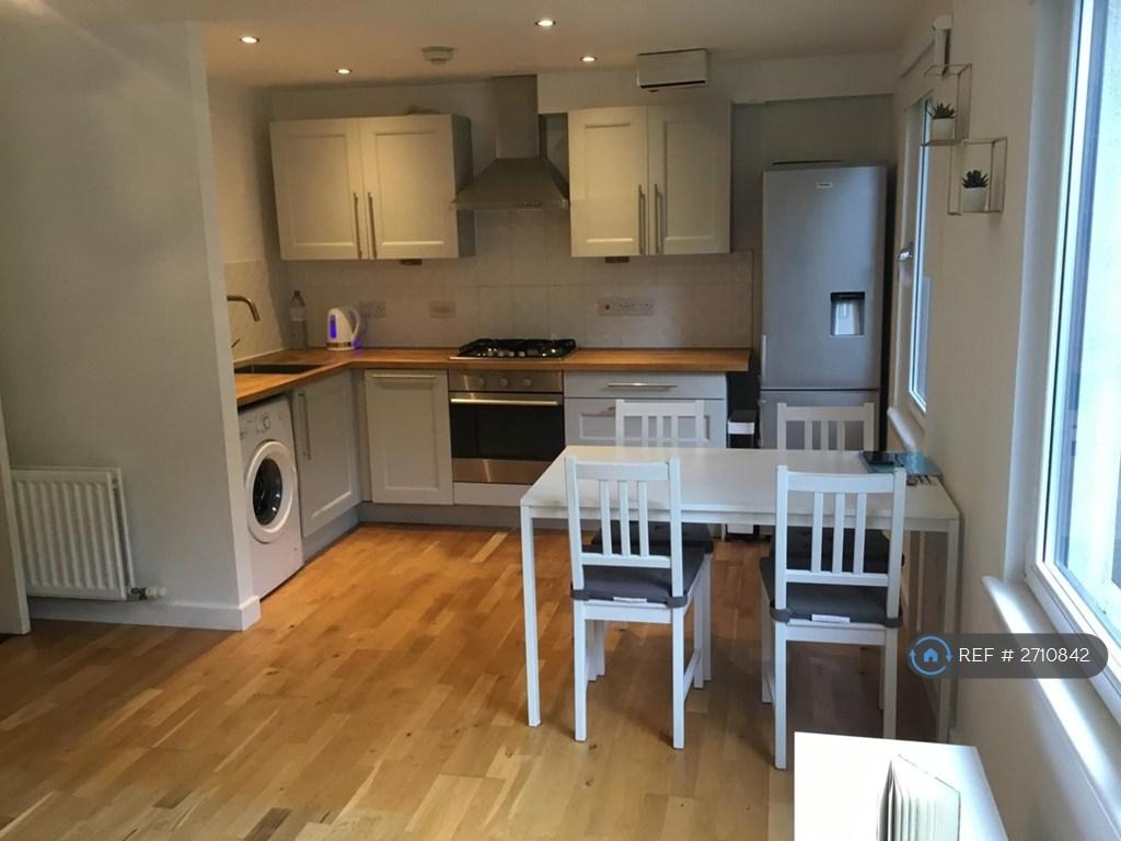 Kitchen/Dining Area