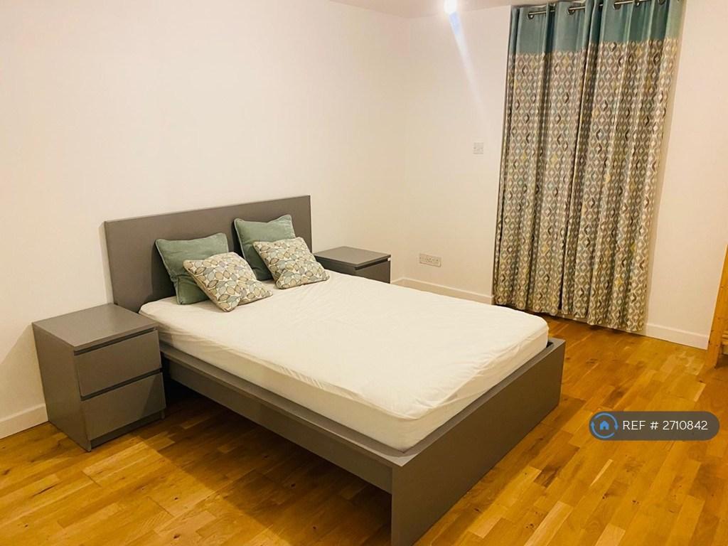 En-Suite Bedroom With Garden Access