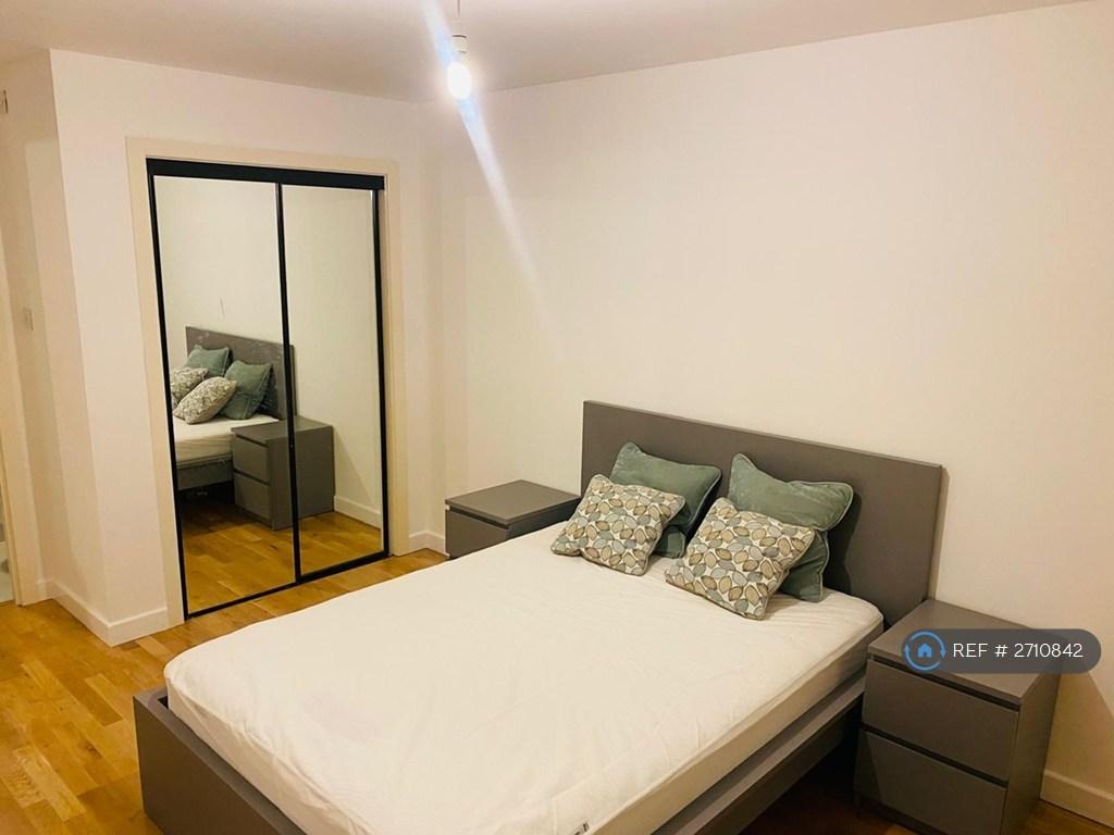 En-Suite Bedroom With Garden Access