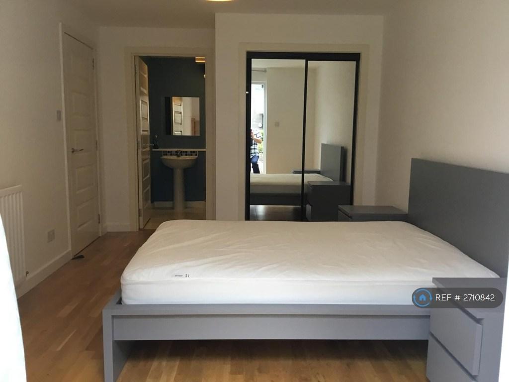 En-Suite Bedroom With Garden Access