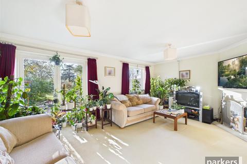 undefined, Floral Court, Hare Hatch RG10