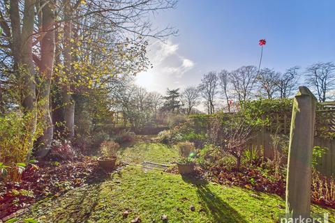 undefined, Floral Court, Hare Hatch RG10