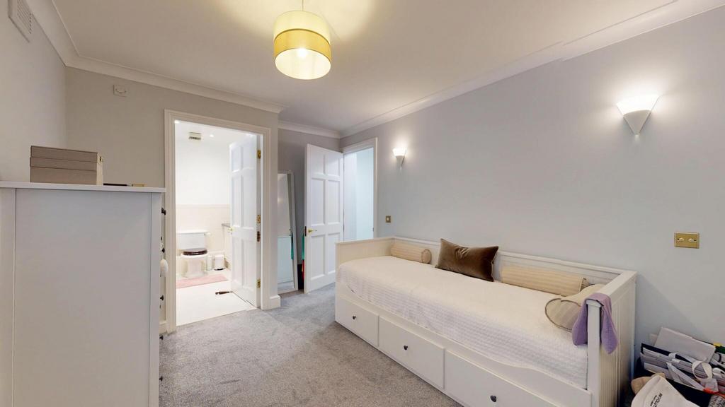 2nd bedroom