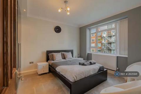 3 bedroom flat to rent, Charlbert Court, St John's Wood, NW8